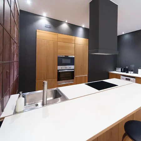 Bliss - Avenidas * Лиссабон